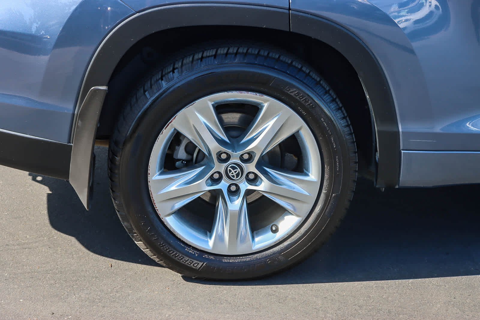 Thumbnail: 2016 Toyota Highlander - 10