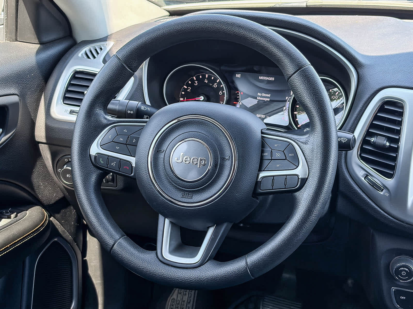 Thumbnail: 2019 Jeep Compass - 14