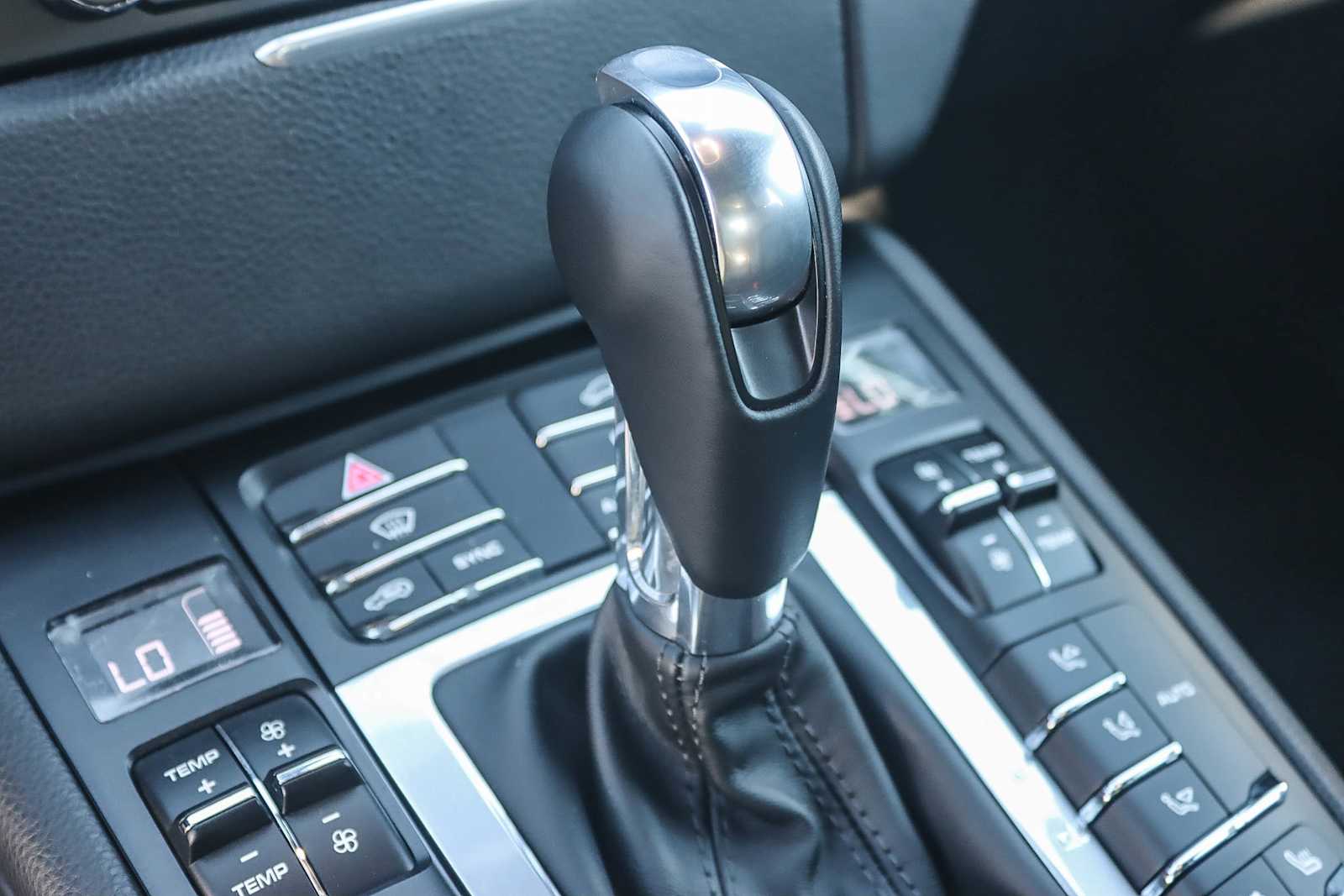 Thumbnail: 2018 Porsche Macan - 16