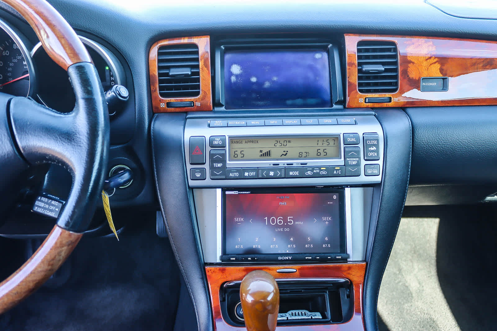 Thumbnail: 2002 Lexus SC - 12