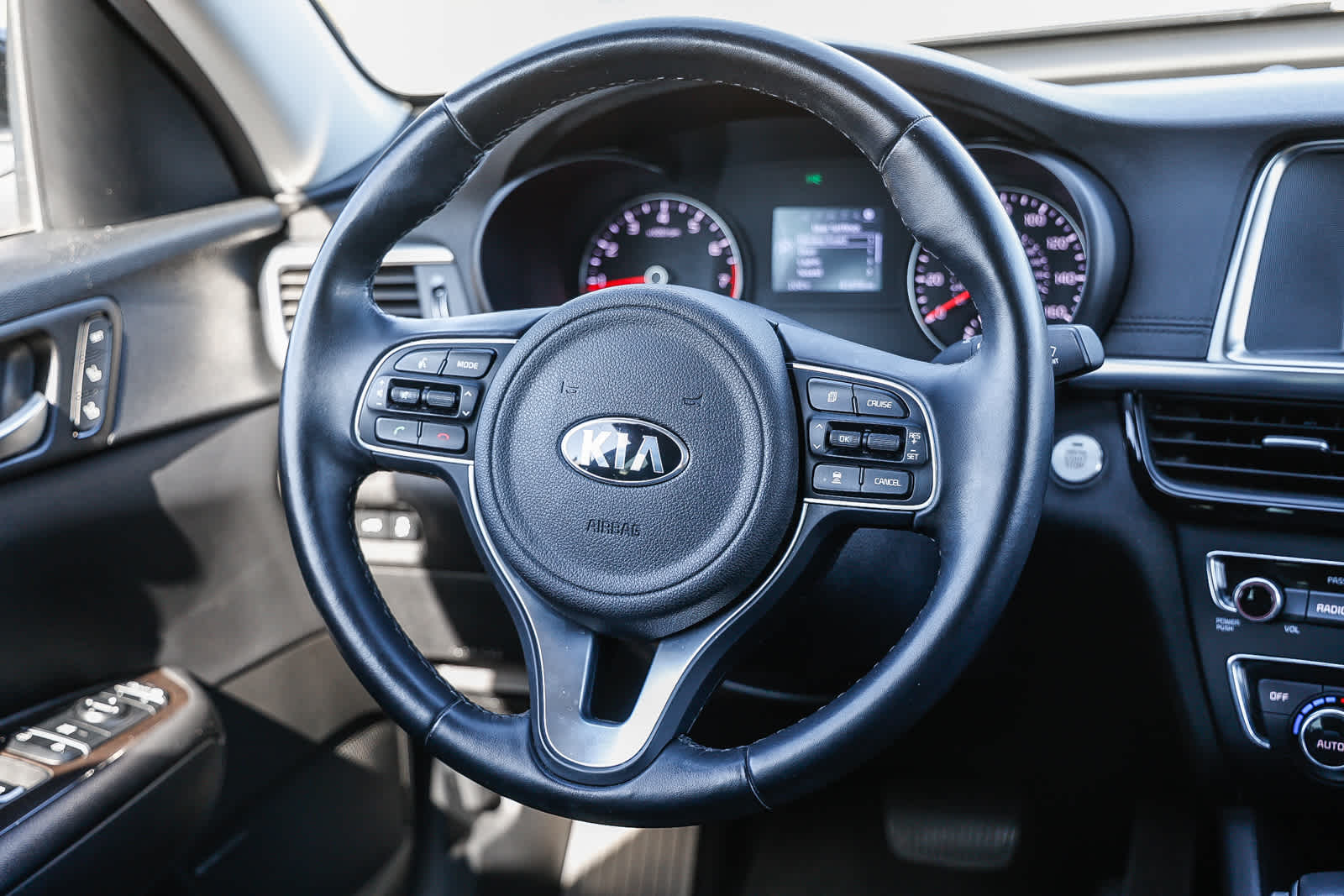 Thumbnail: 2018 Kia Optima - 26