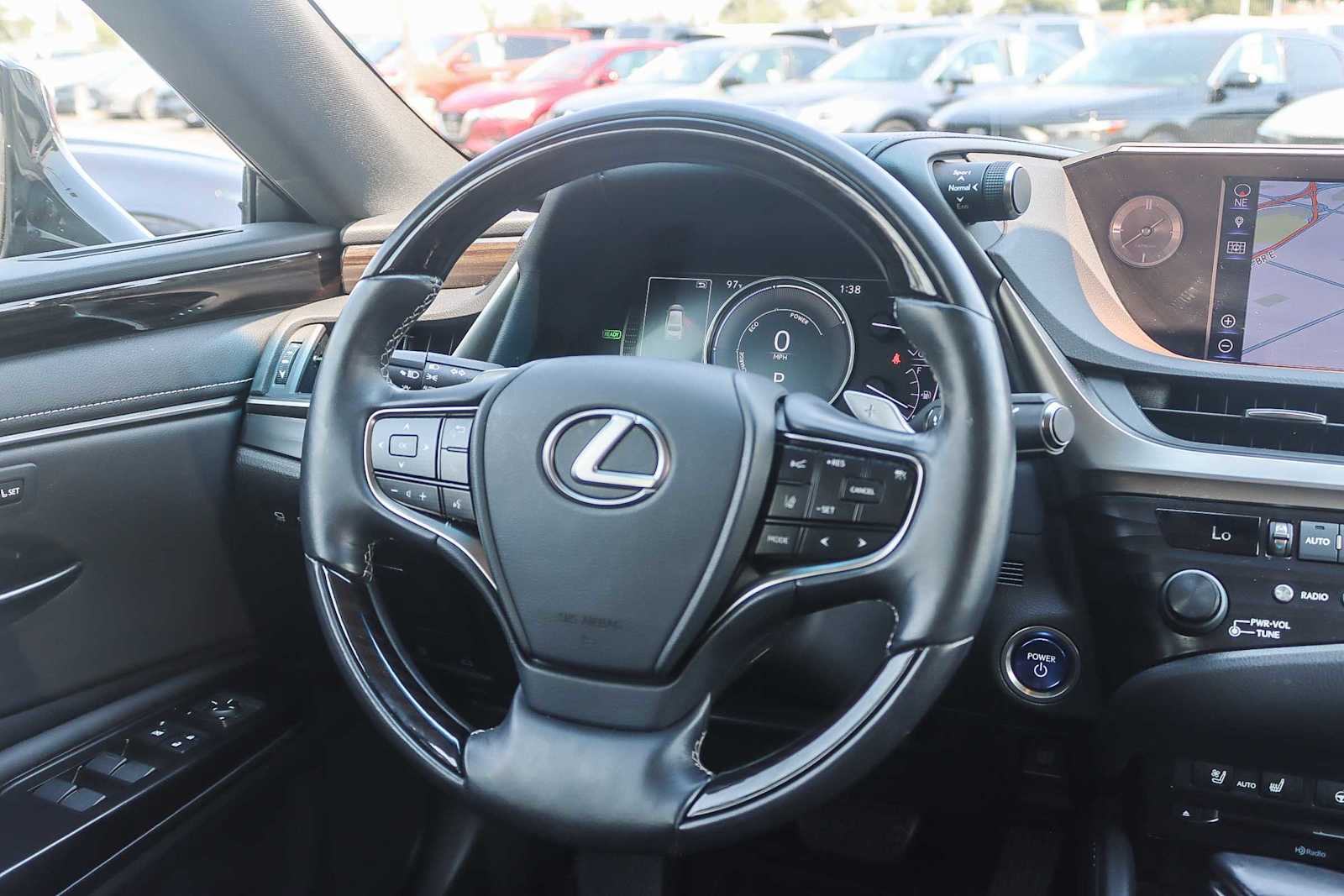 Thumbnail: 2019 Lexus ES - 14