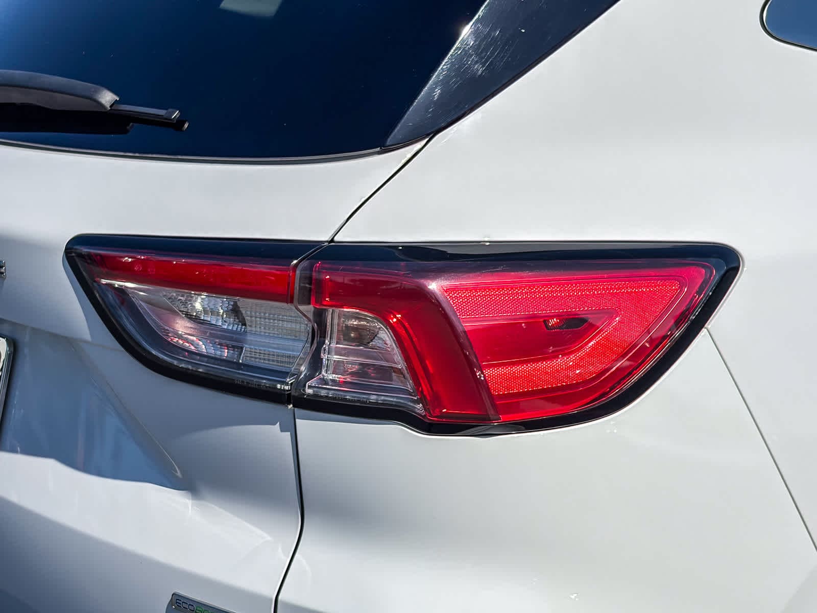 2020 Ford Escape SE photo 3