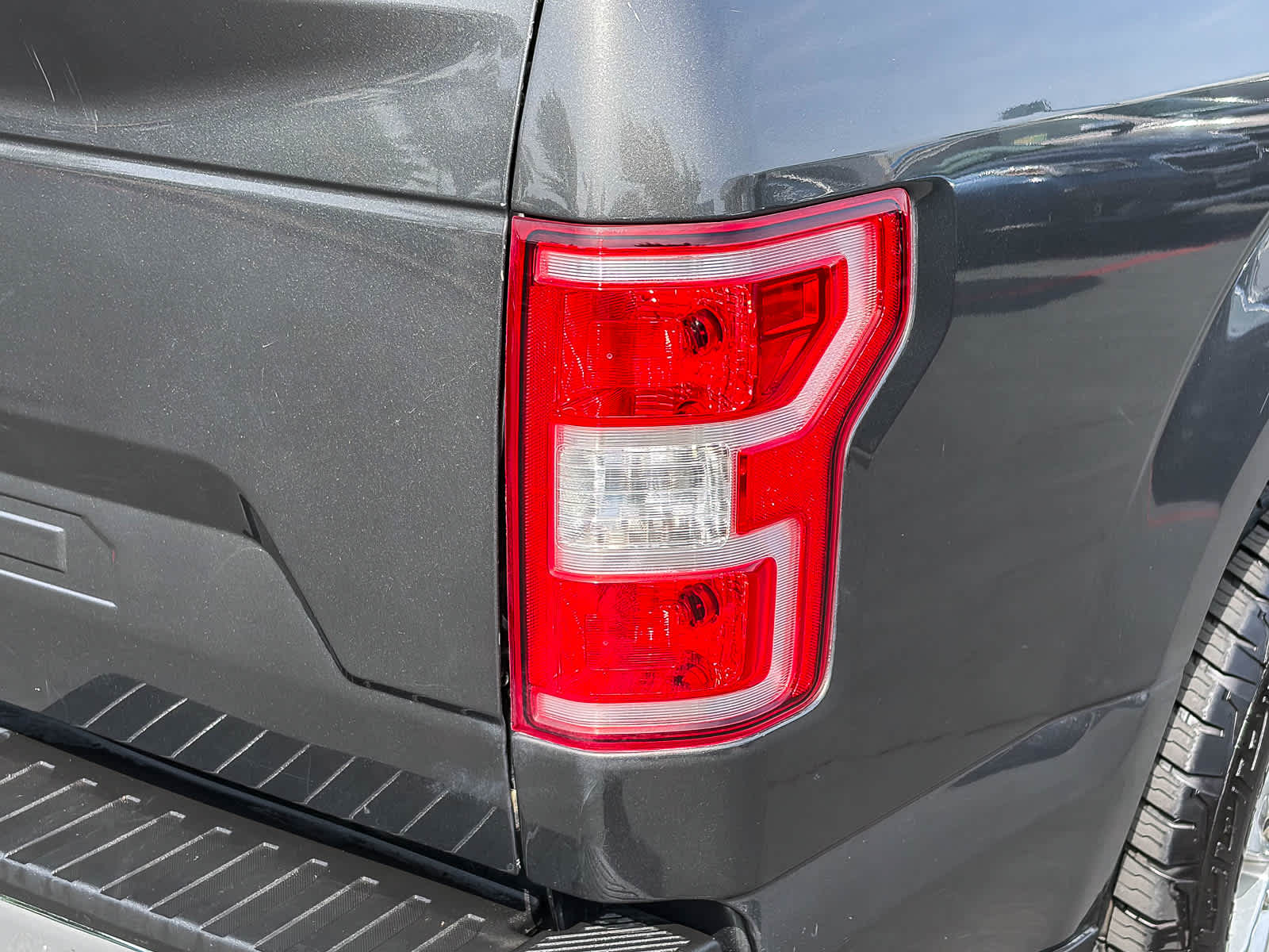 2019 Ford F-150 photo 3