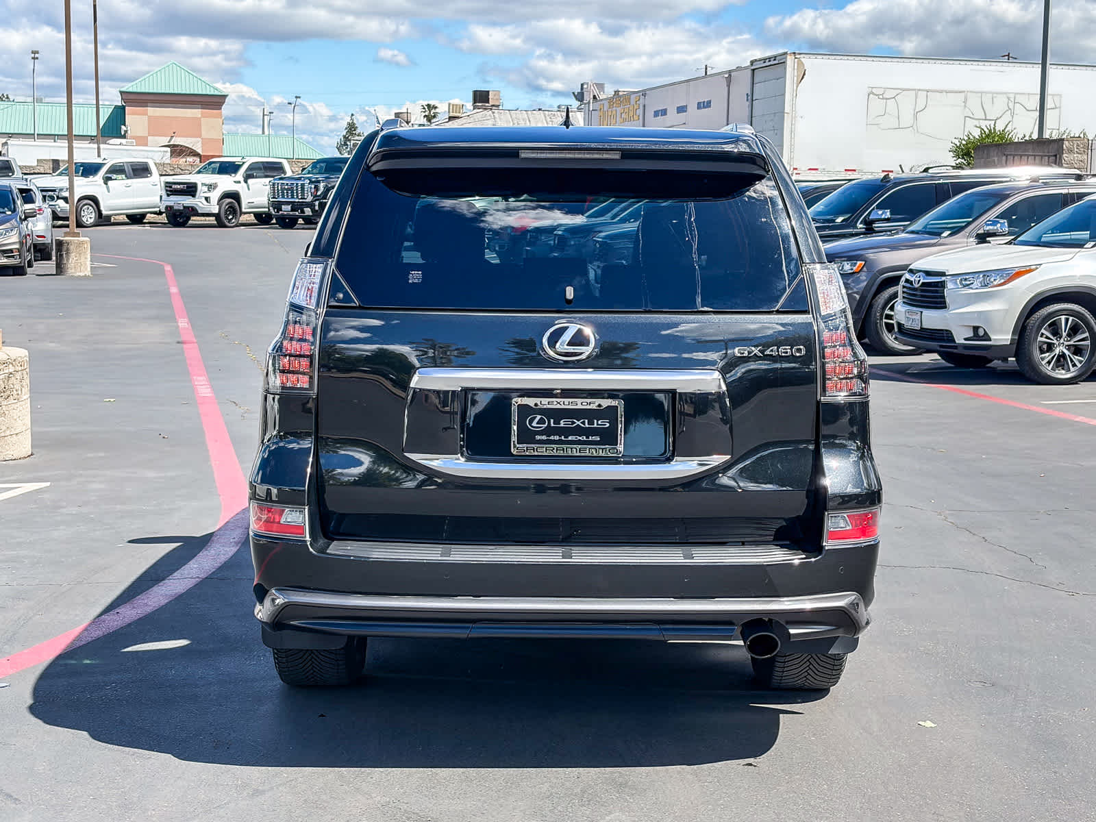 2023 LEXUS GX 460 Luxury photo 2
