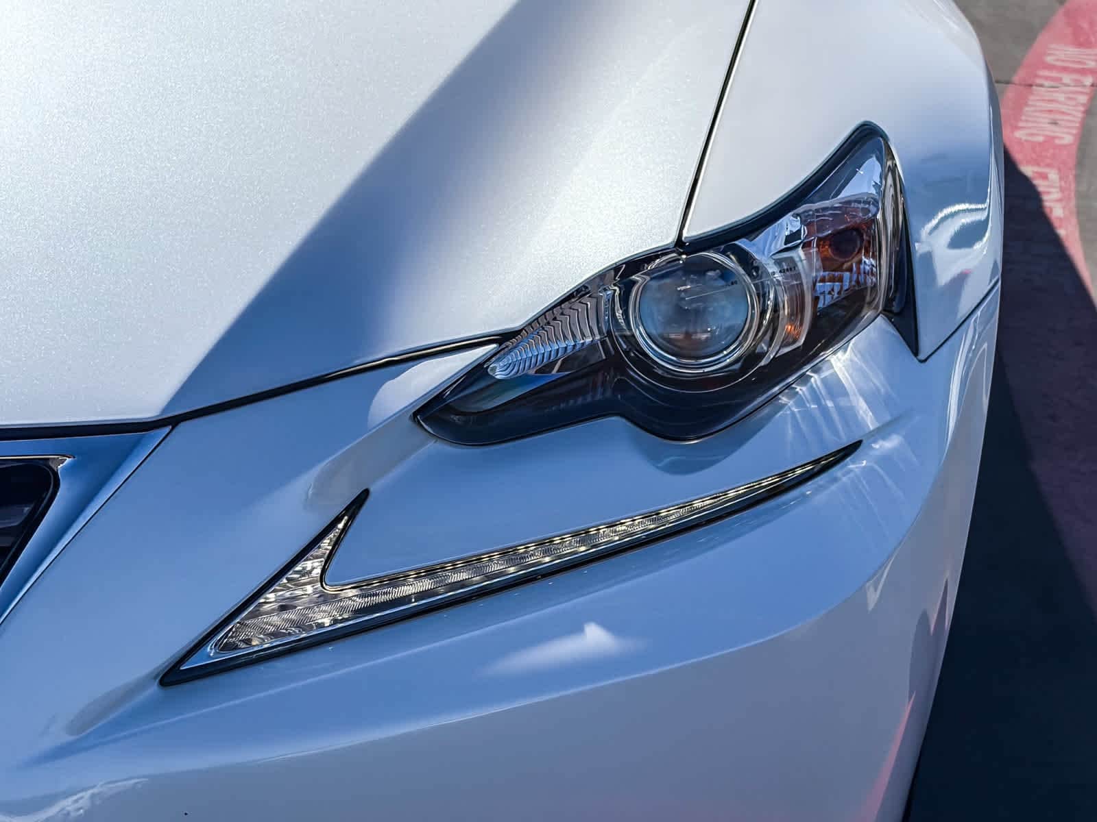 2016 LEXUS IS 200t photo 6