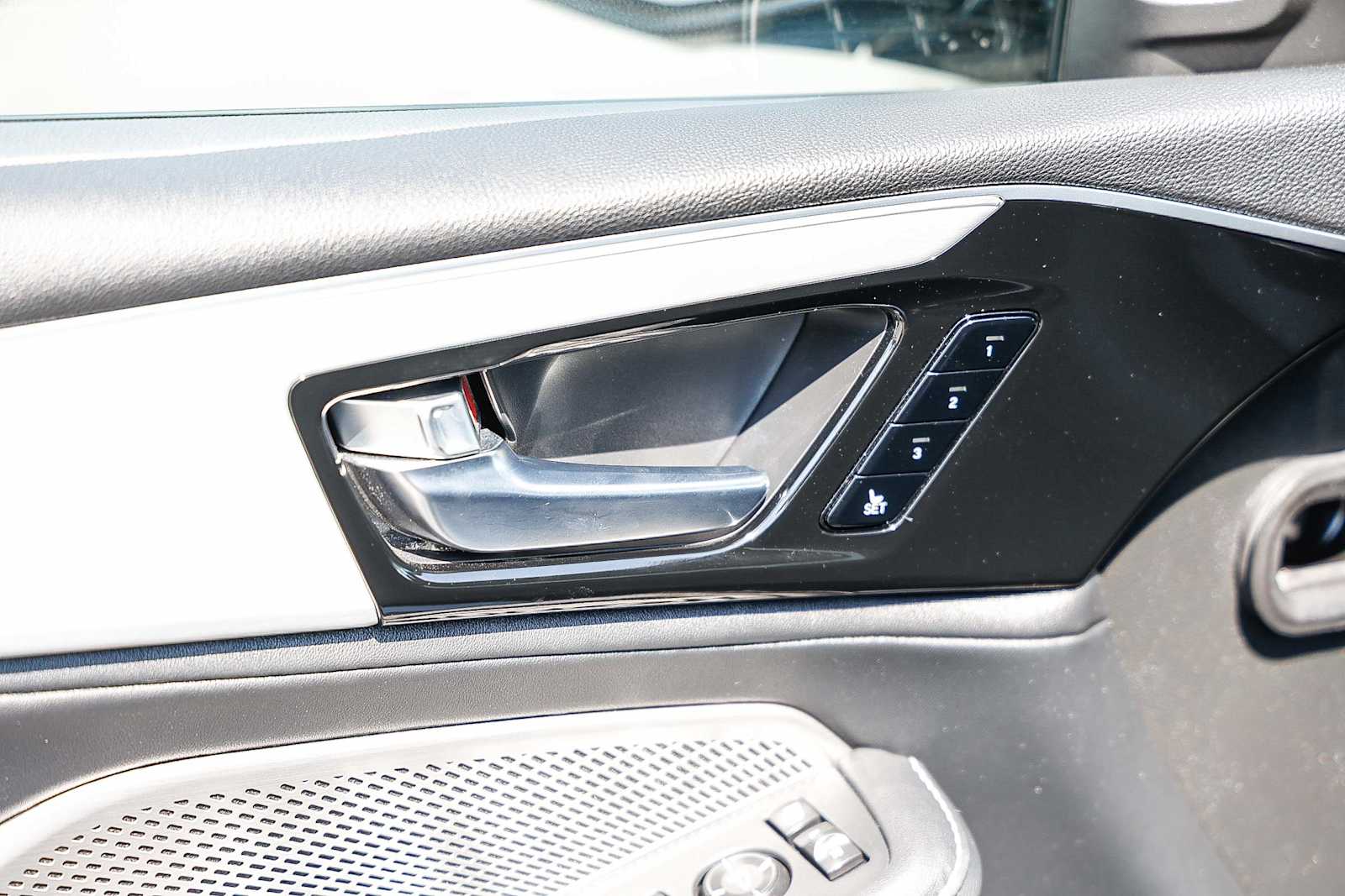 Thumbnail: 2023 Acura MDX - 32