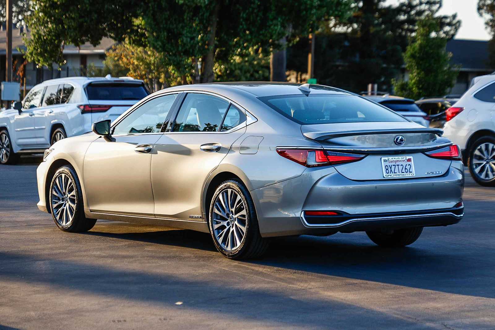 Thumbnail: 2021 Lexus ES - 2