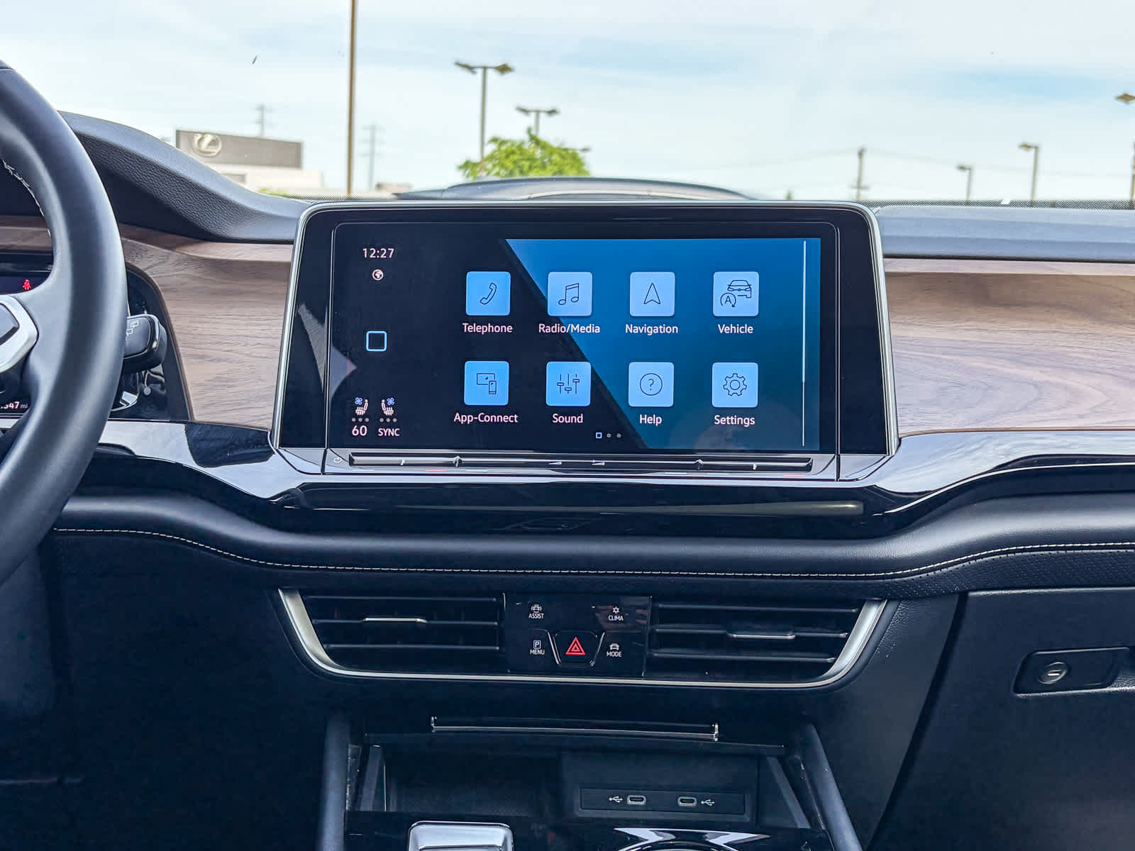 Thumbnail: 2024 Volkswagen Atlas - 12