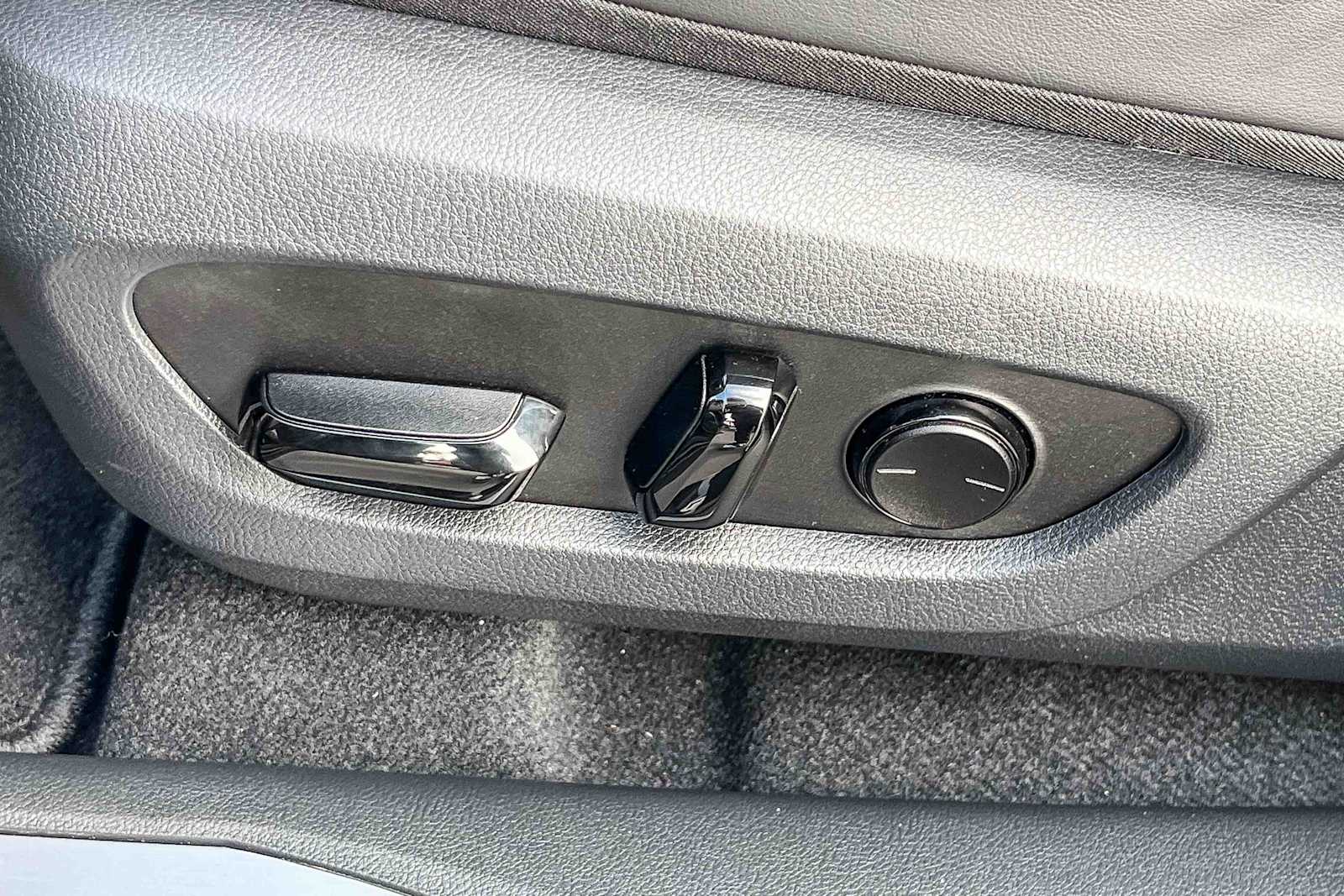 Thumbnail: 2025 Lexus RX - 21