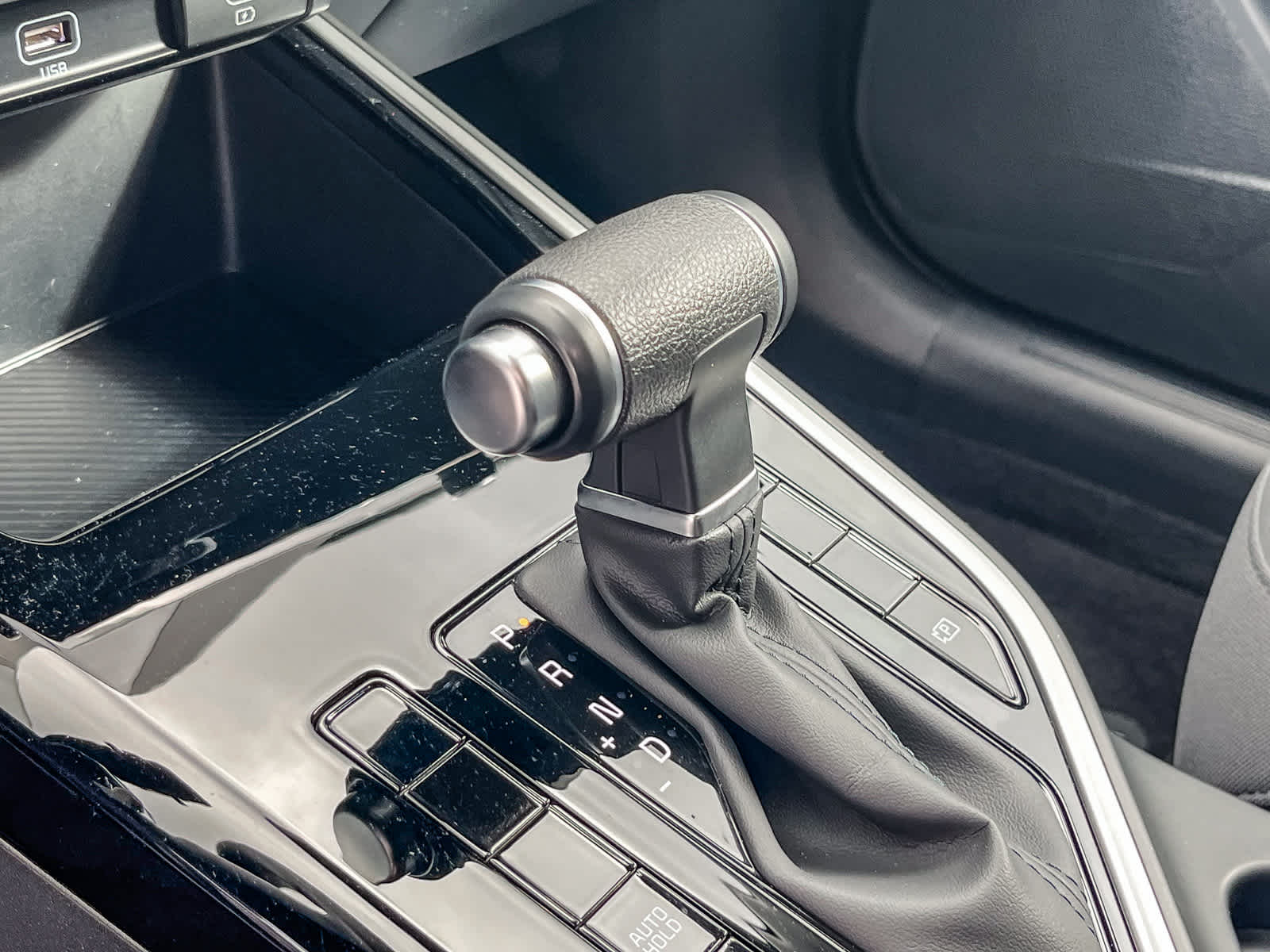 Thumbnail: 2024 Kia Niro - 18