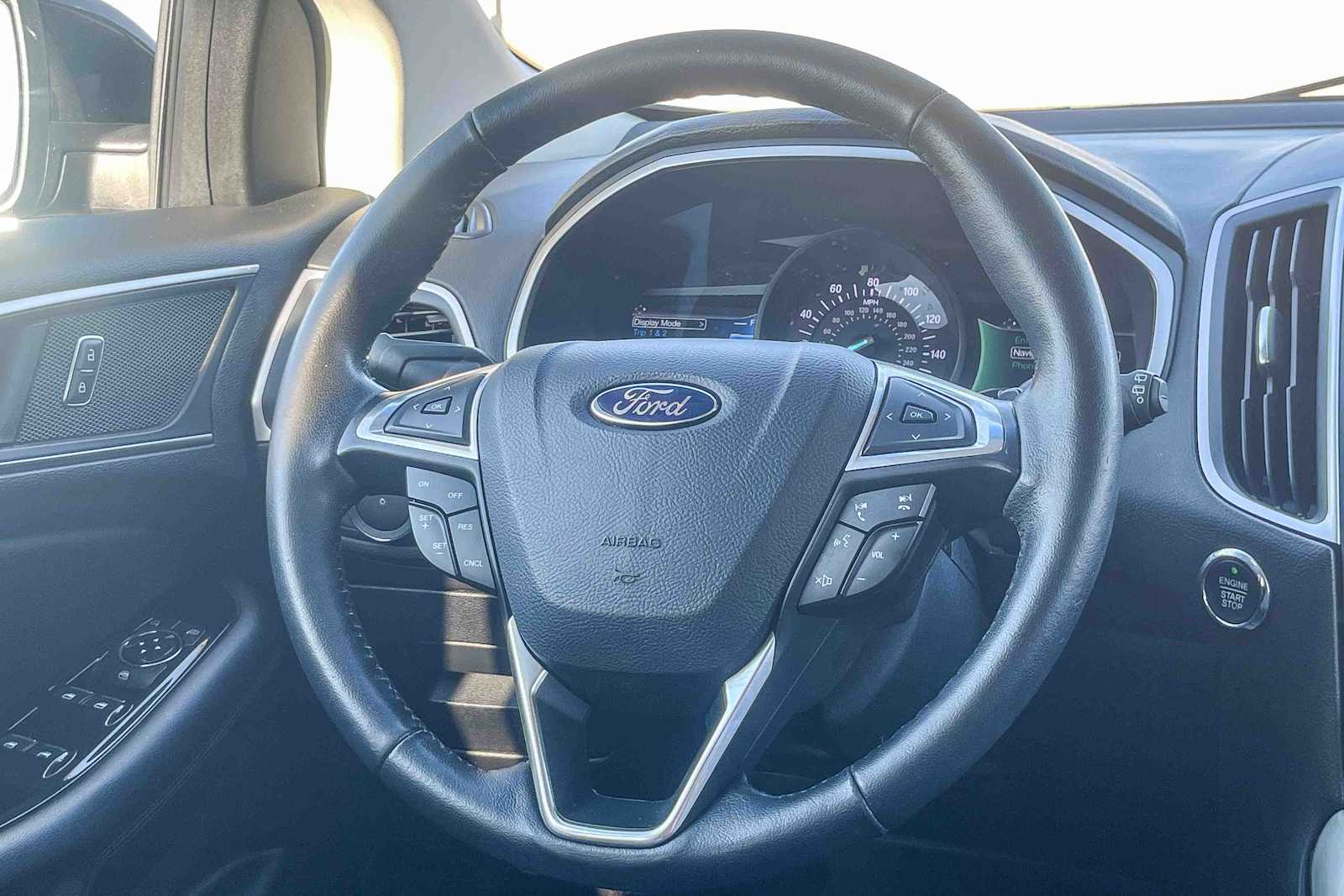 Thumbnail: 2015 Ford Edge - 14