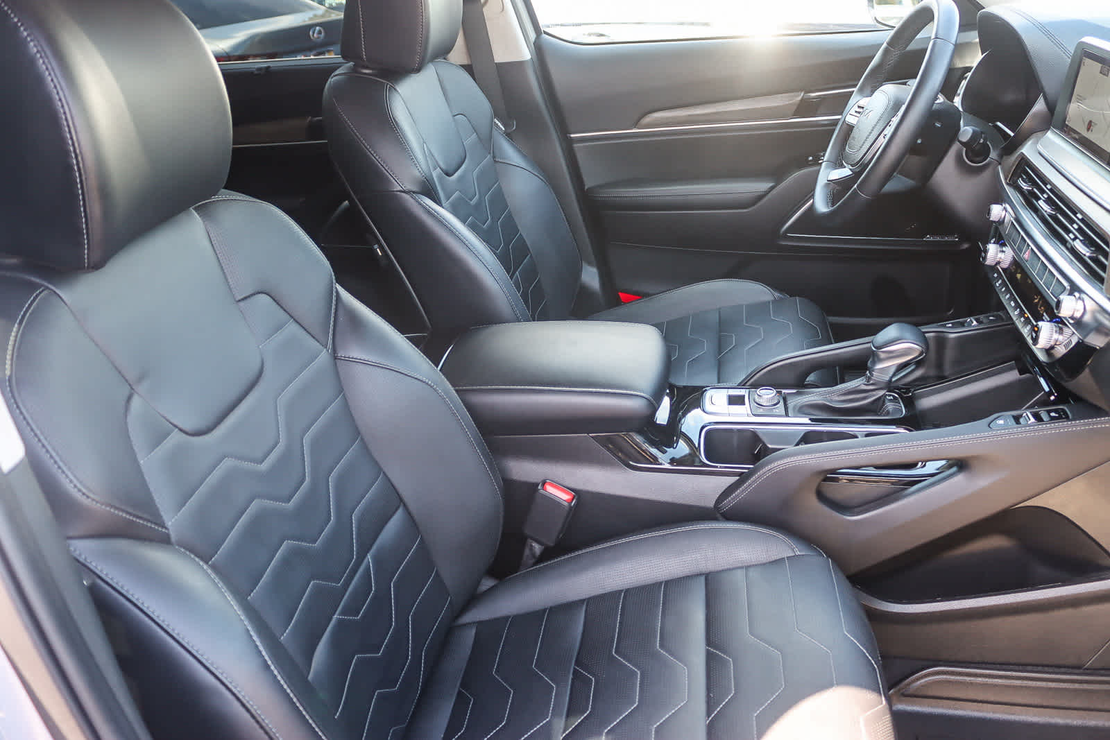 Thumbnail: 2022 Kia Telluride - 16