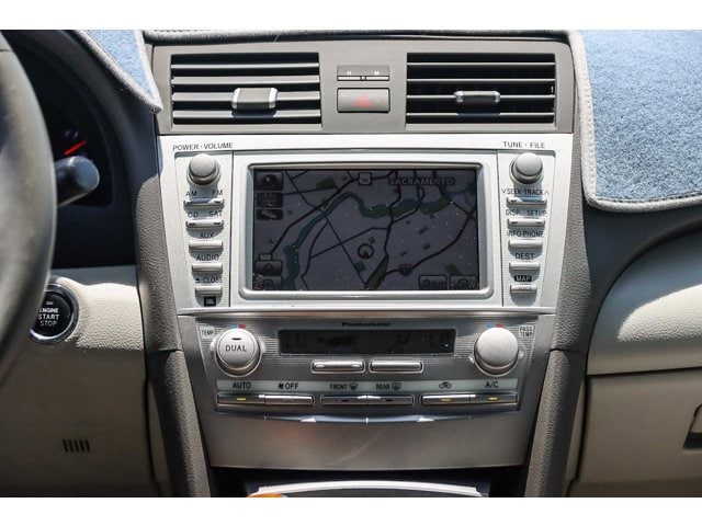 2010 Toyota Camry XLE 12