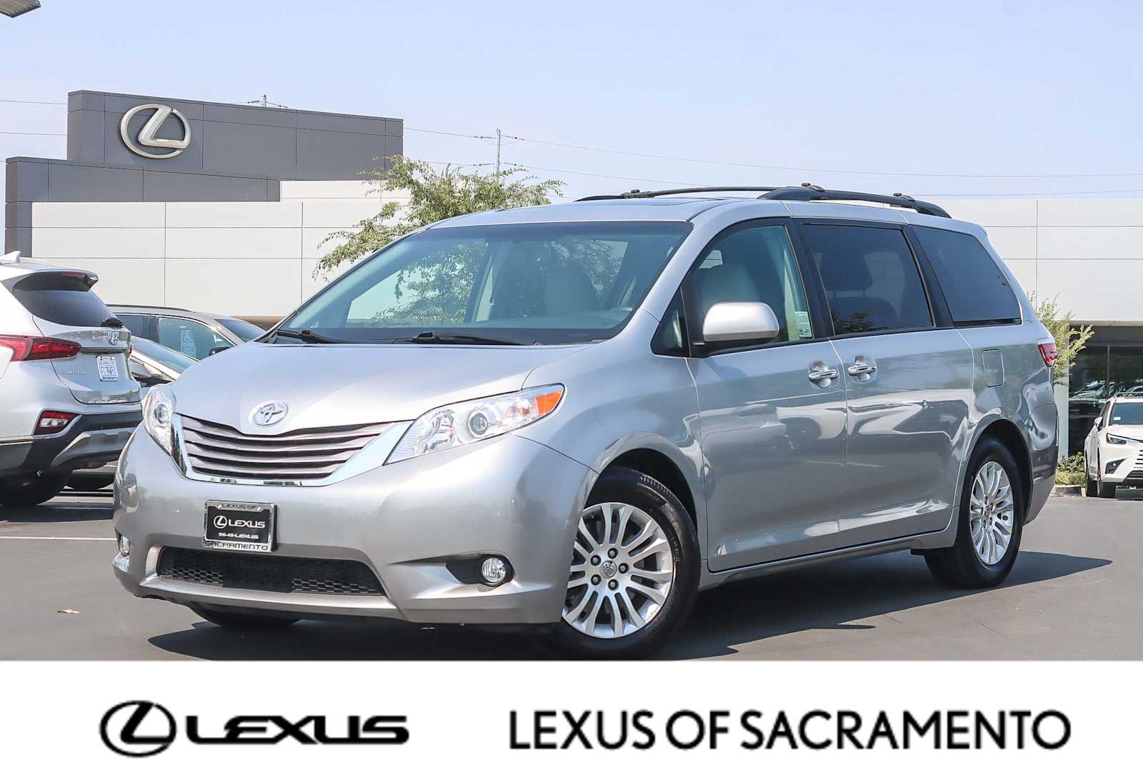 Thumbnail: 2016 Toyota Sienna - 1