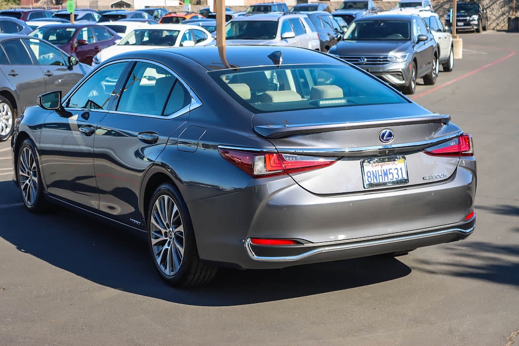 Certified 2019 Lexus ES 300h Premium Sedan