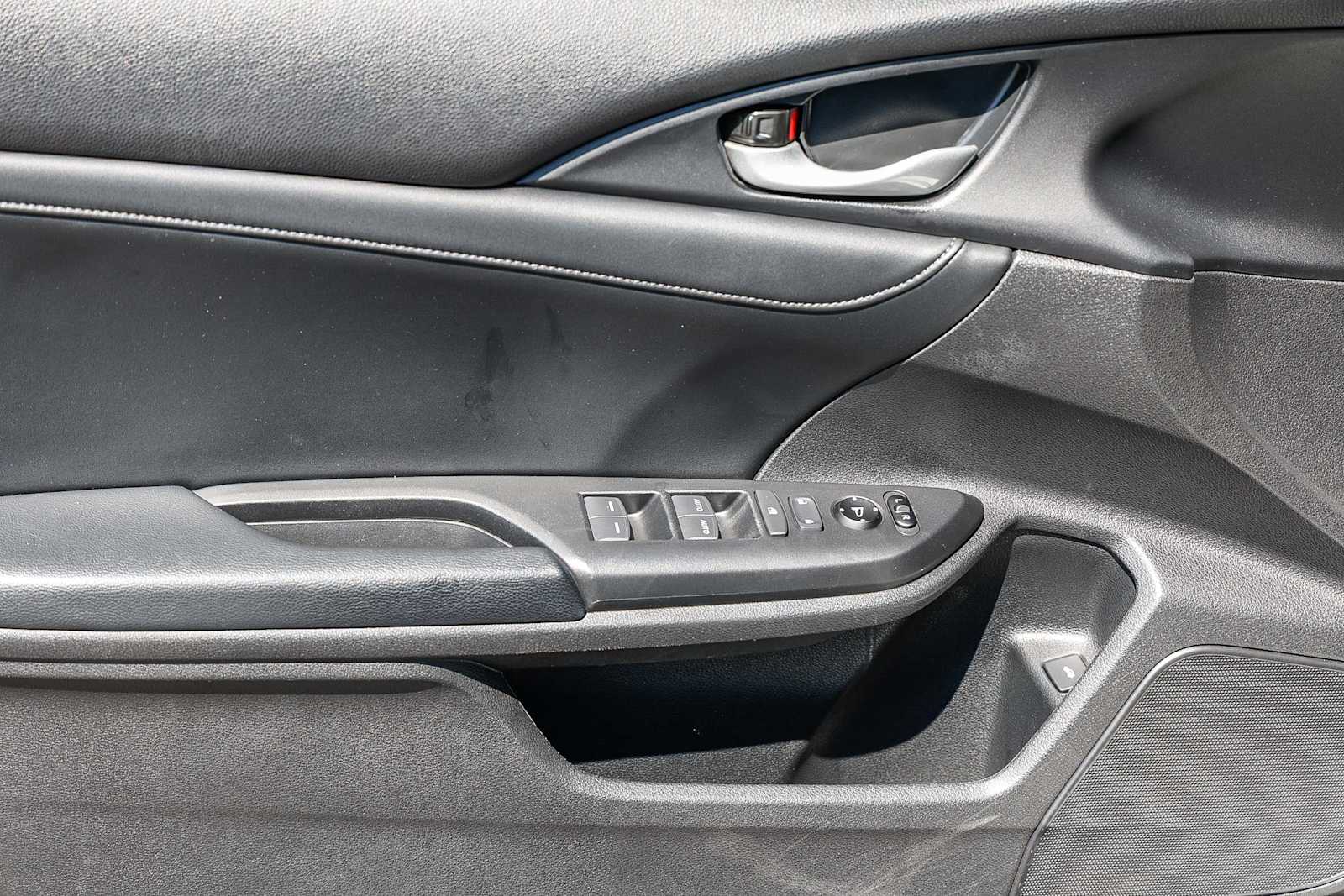 Thumbnail: 2020 Honda Insight - 31