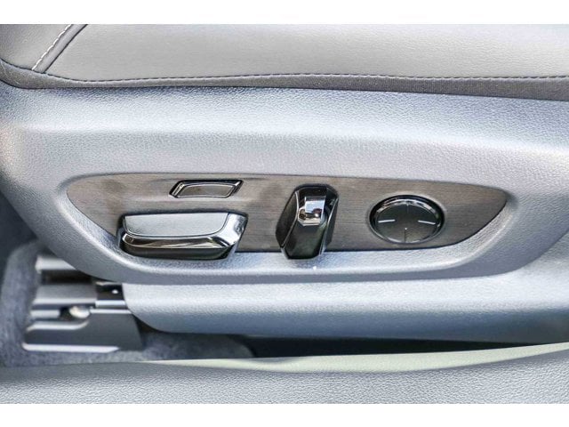 Thumbnail: 2025 Lexus ES - 25