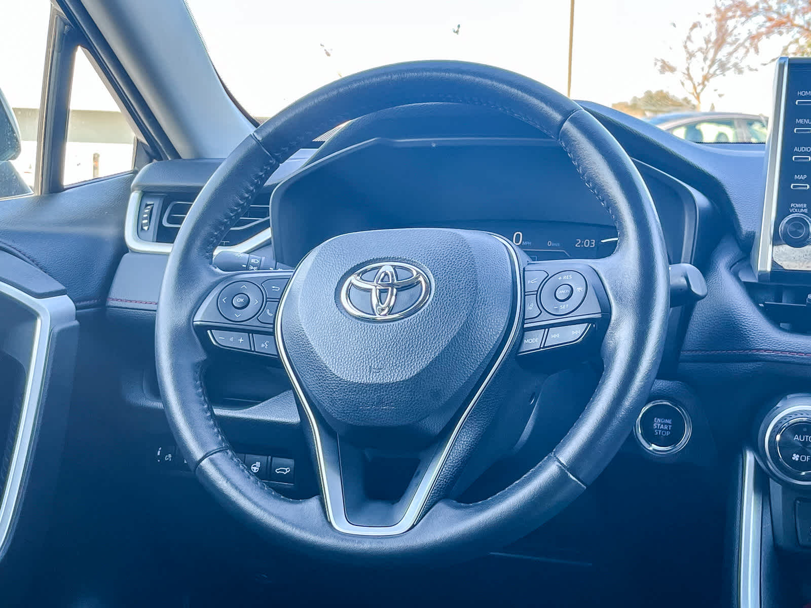 Thumbnail: 2022 Toyota RAV4 - 14