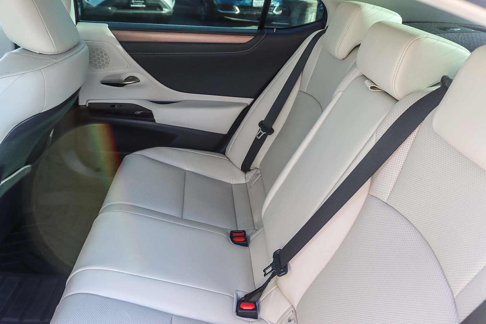 Thumbnail: 2025 Lexus ES - 18