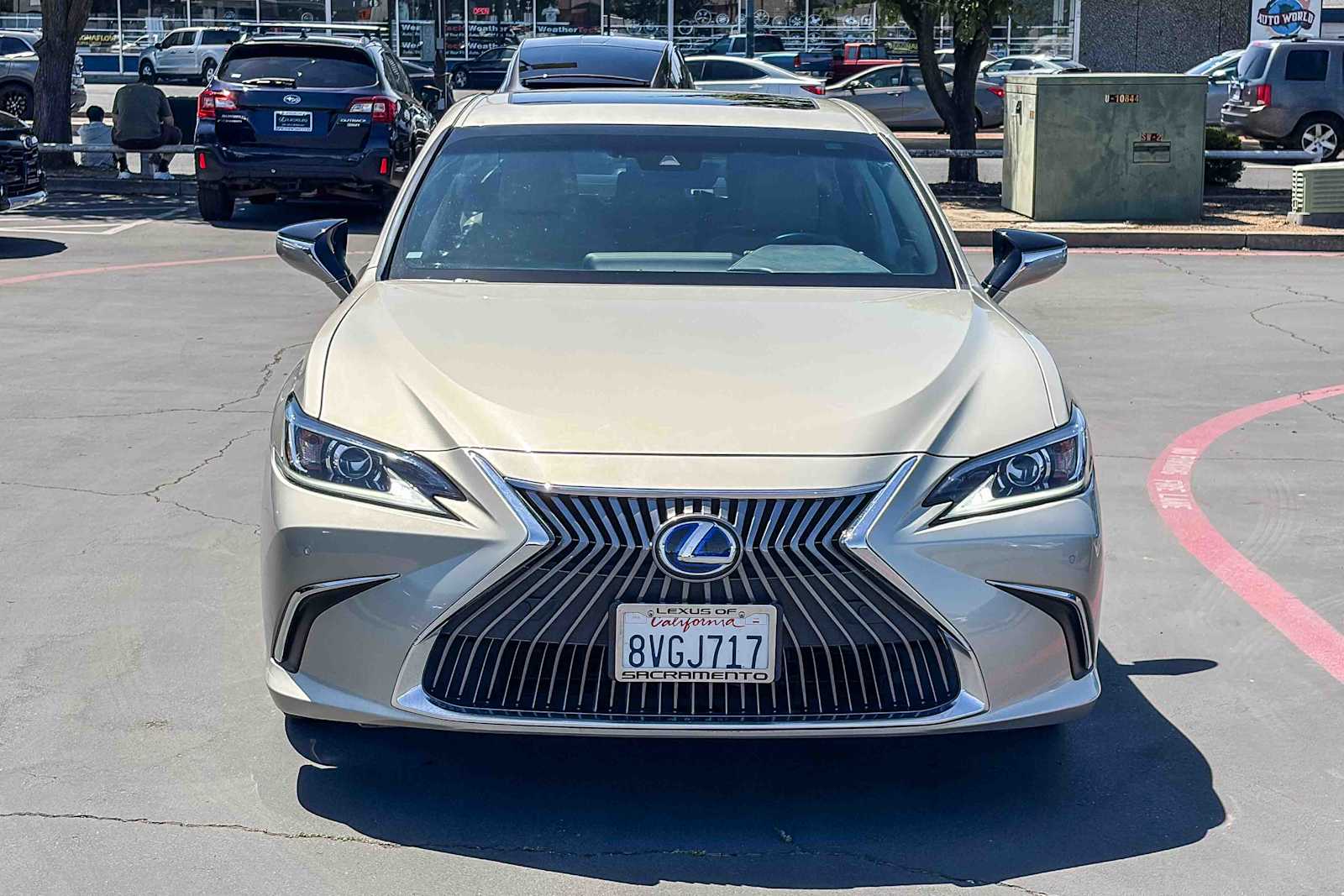 Thumbnail: 2021 Lexus ES - 6