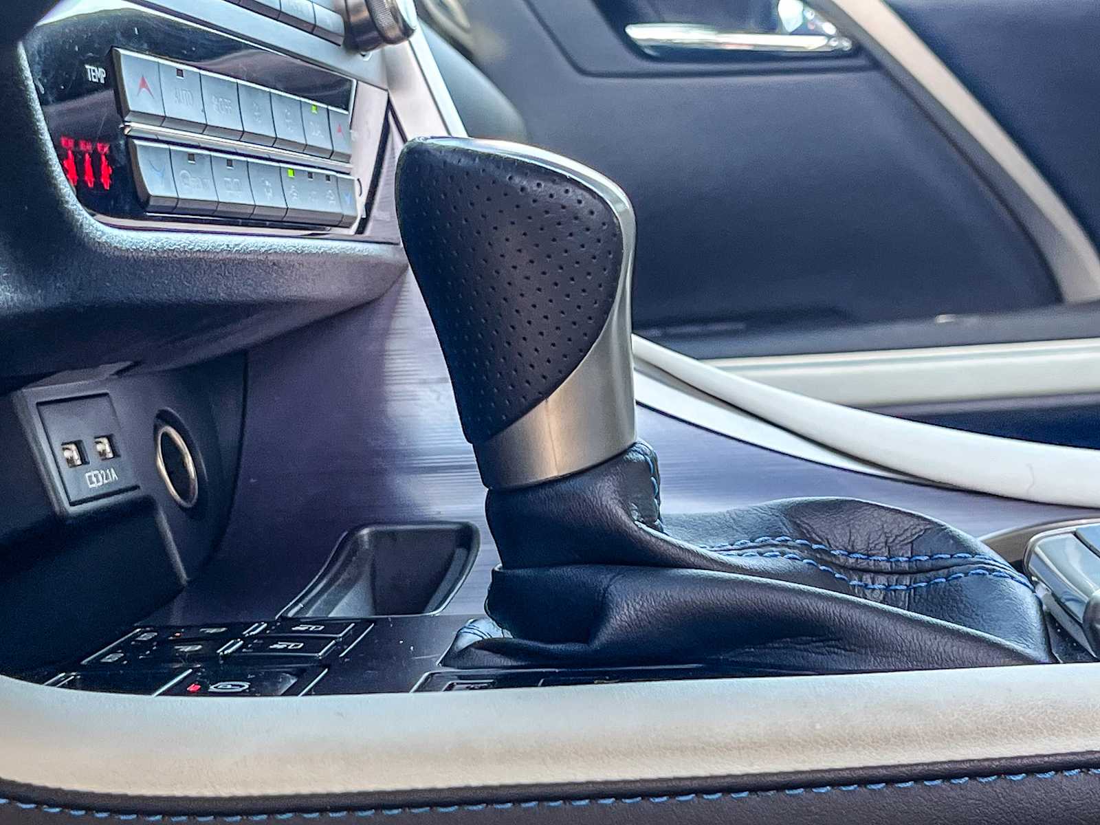 Thumbnail: 2021 Lexus RX - 22