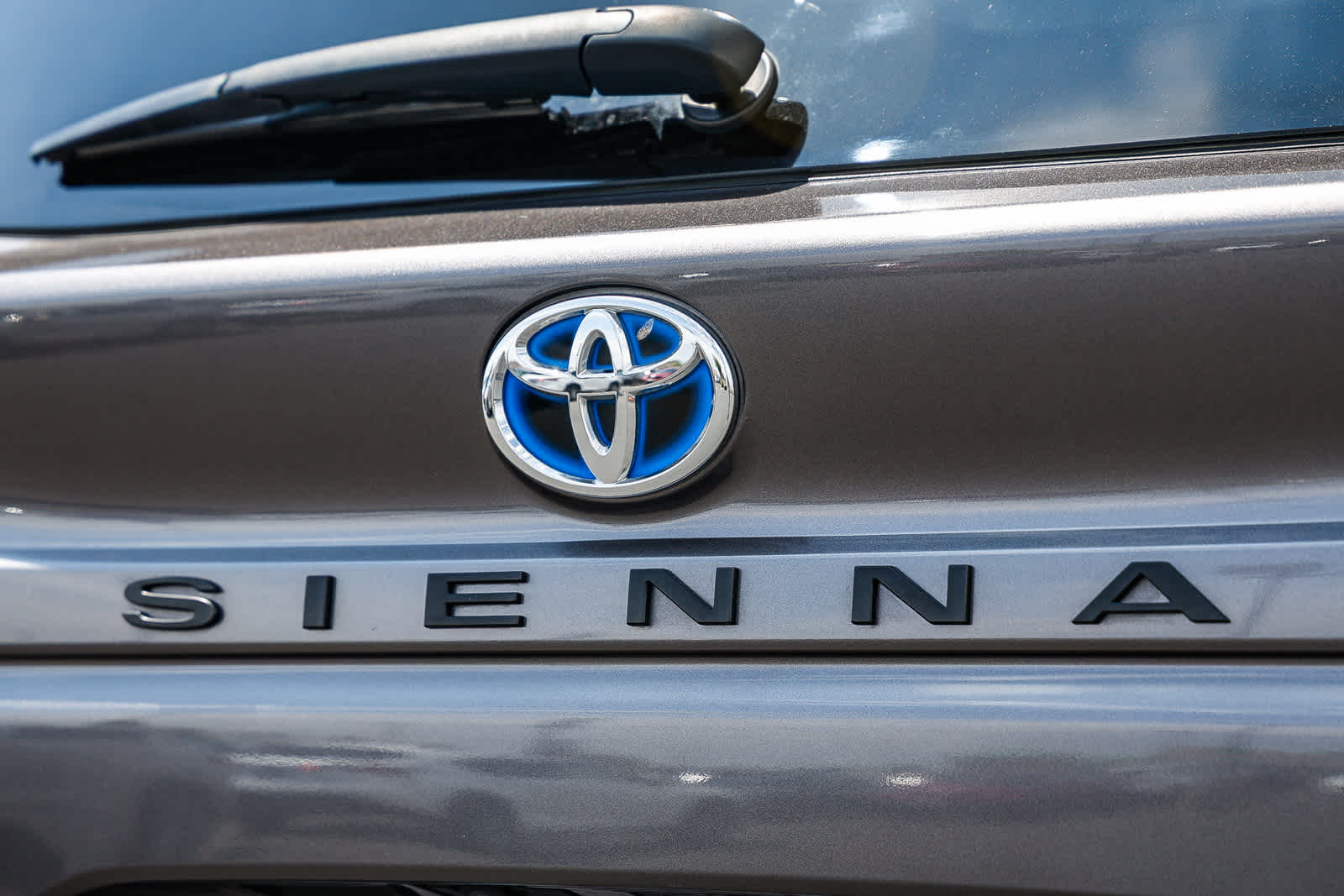 Thumbnail: 2023 Toyota Sienna - 13