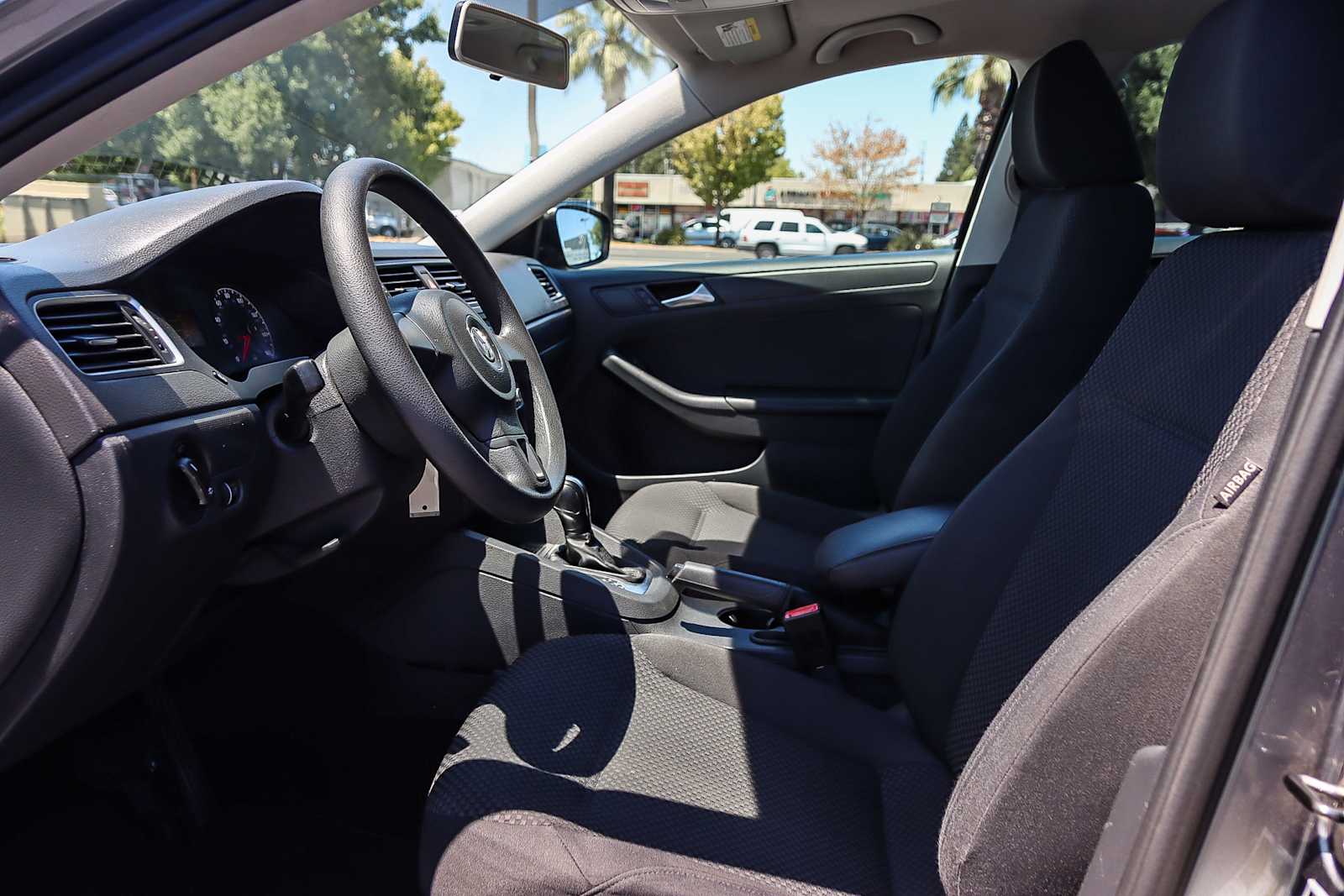 Thumbnail: 2014 Volkswagen Jetta - 15