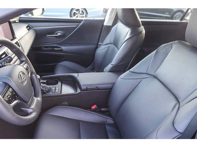 Thumbnail: 2025 Lexus ES - 18