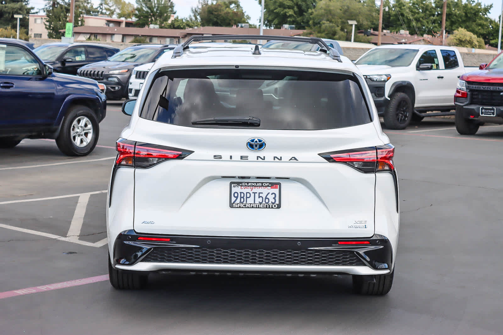 Thumbnail: 2022 Toyota Sienna - 3