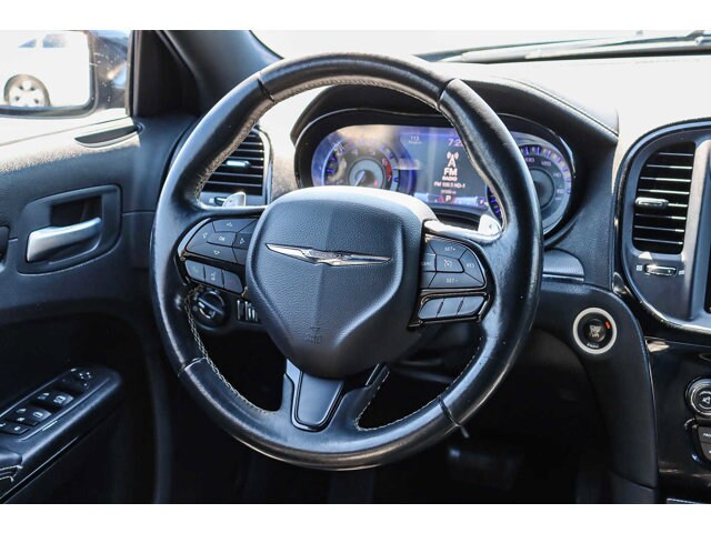 2015 Chrysler 300 S 13