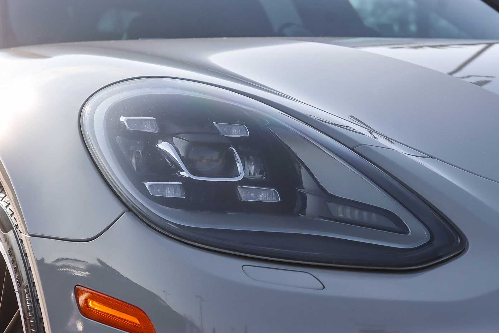 Thumbnail: 2018 Porsche Panamera - 7