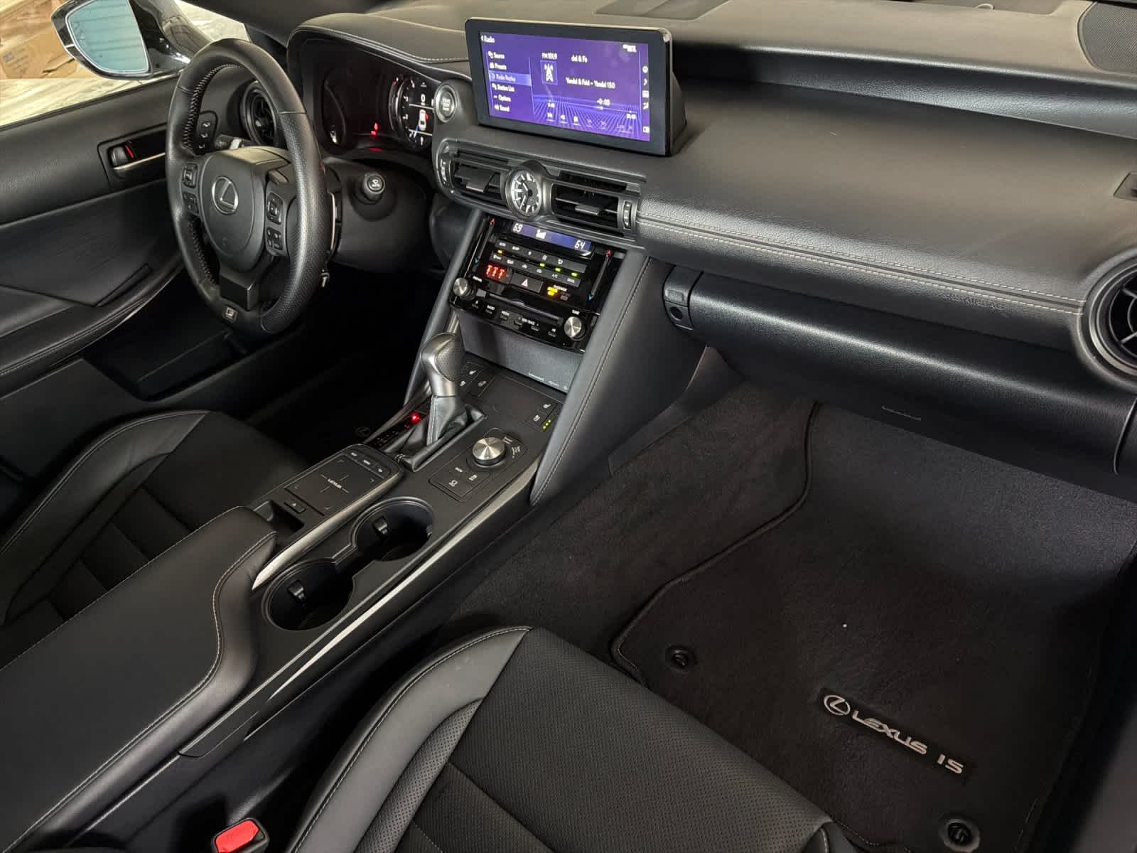 2024 Lexus IS 350 F SPORT - Photo 15