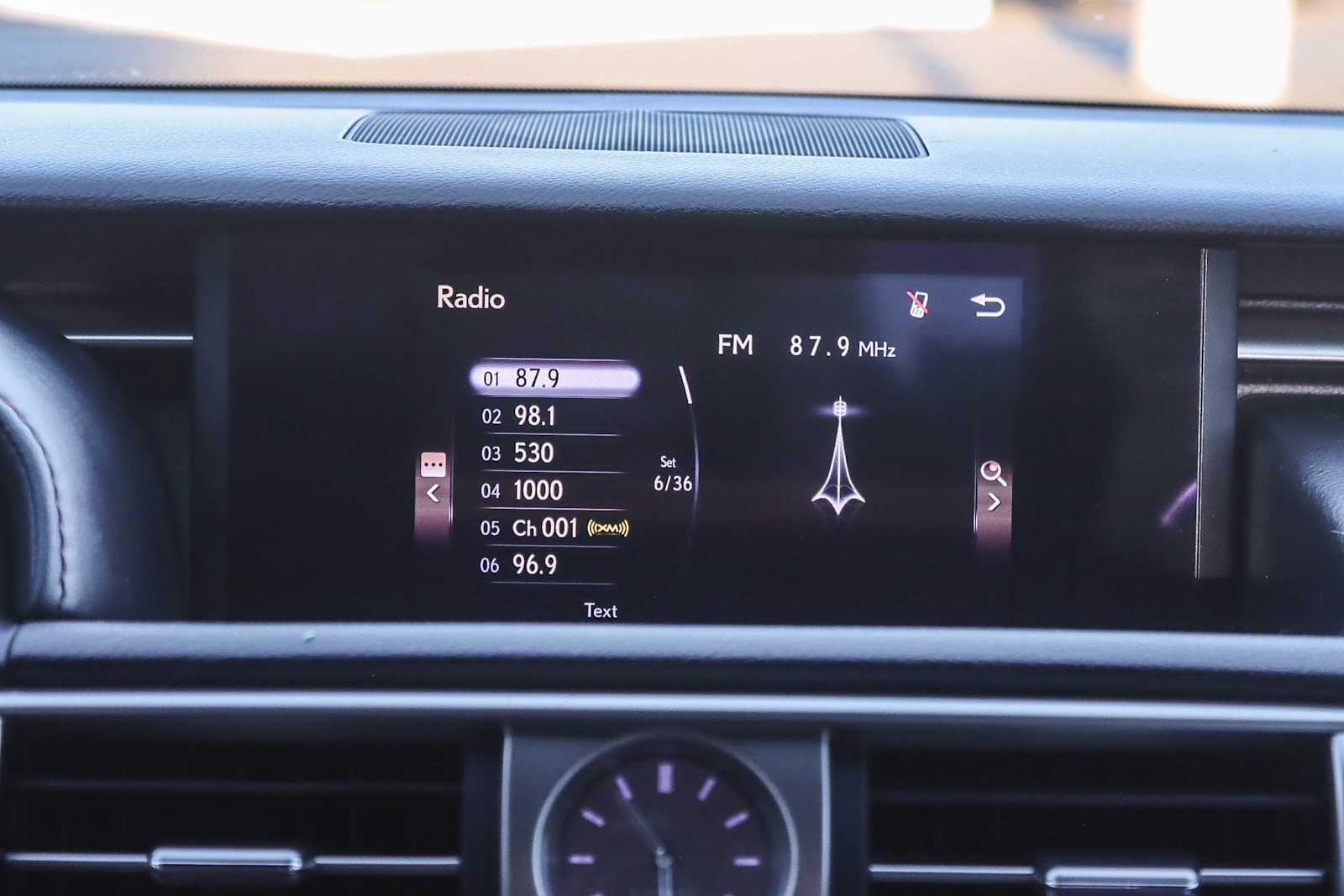 Thumbnail: 2015 Lexus IS - 13