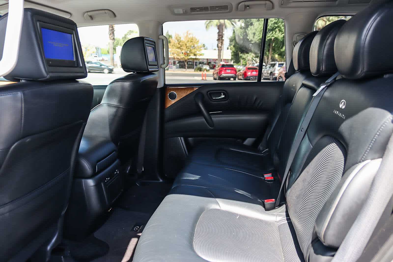 Thumbnail: 2011 INFINITI QX56 - 27
