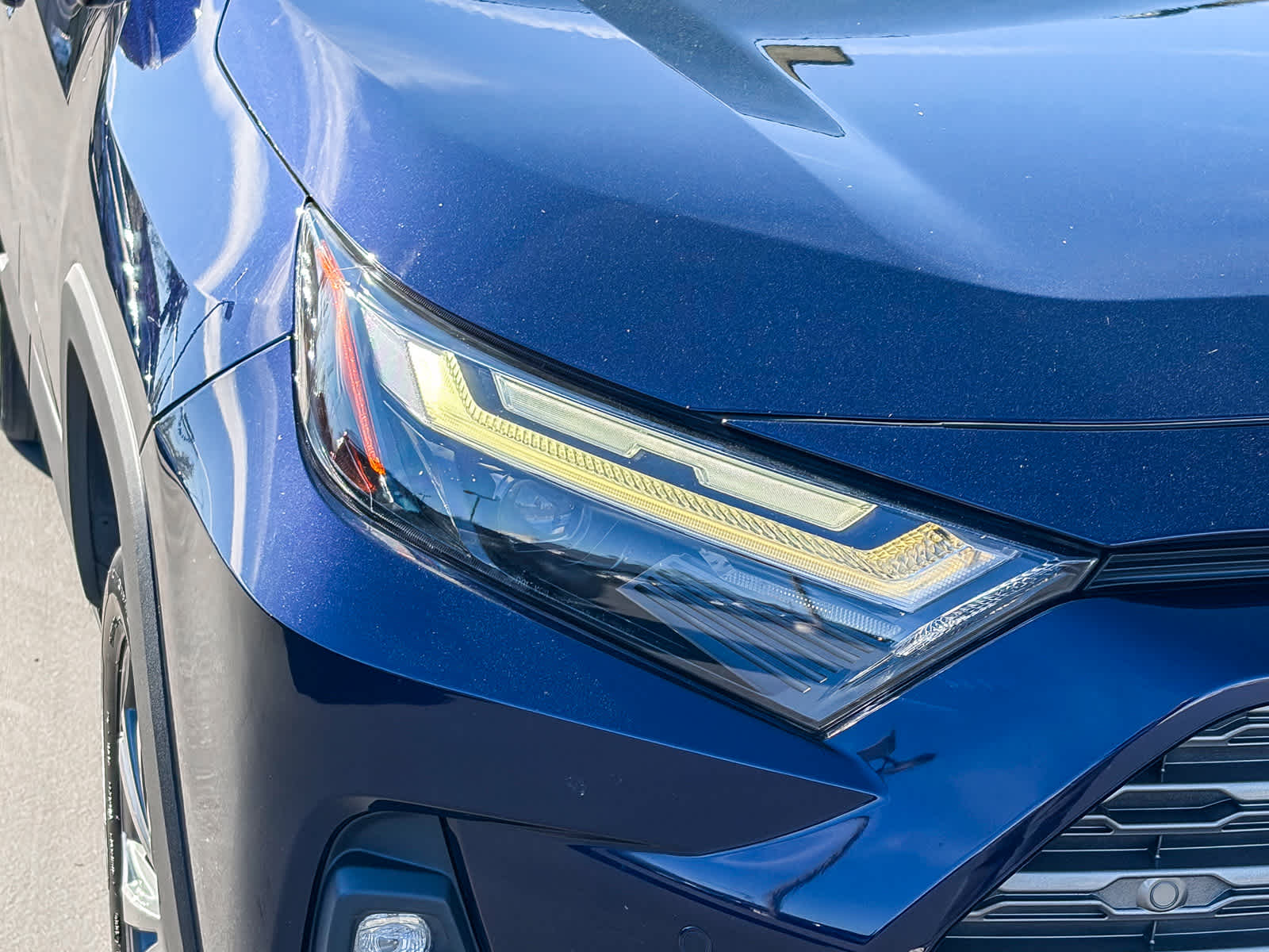 2022 Toyota RAV4 Hybrid Limited photo 6