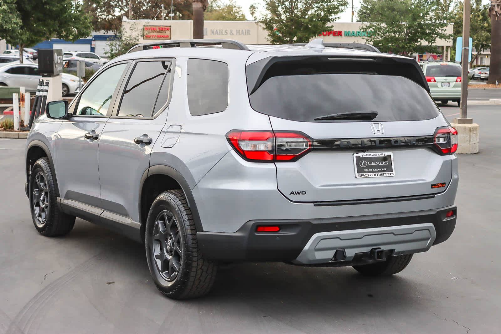 2023 Honda Pilot TrailSport photo 2
