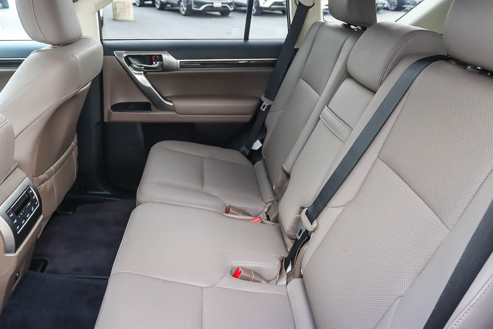 Thumbnail: 2022 Lexus GX - 18