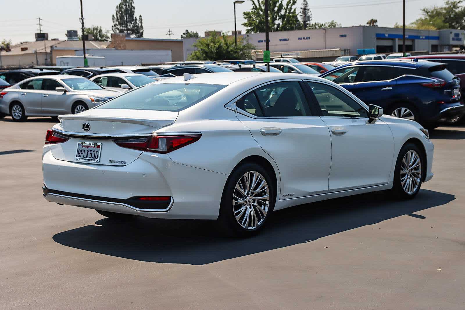 Thumbnail: 2019 Lexus ES - 6