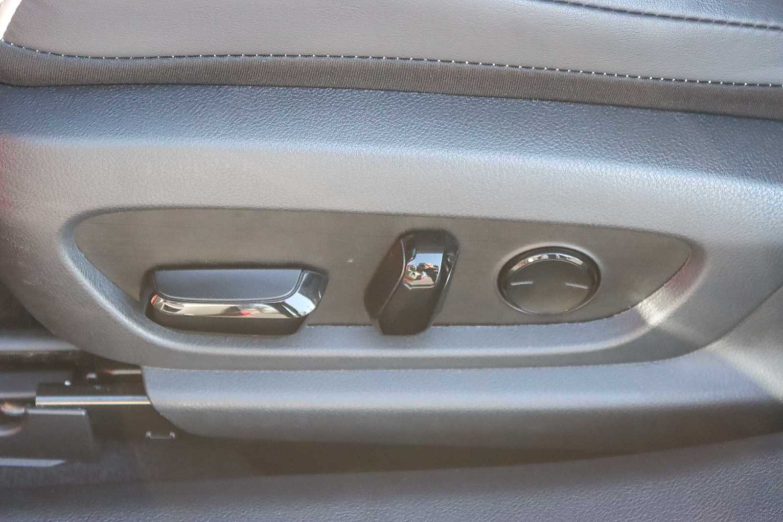 Thumbnail: 2025 Lexus ES - 21