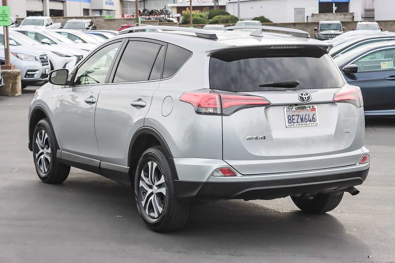 Thumbnail: 2018 Toyota RAV4 - 2