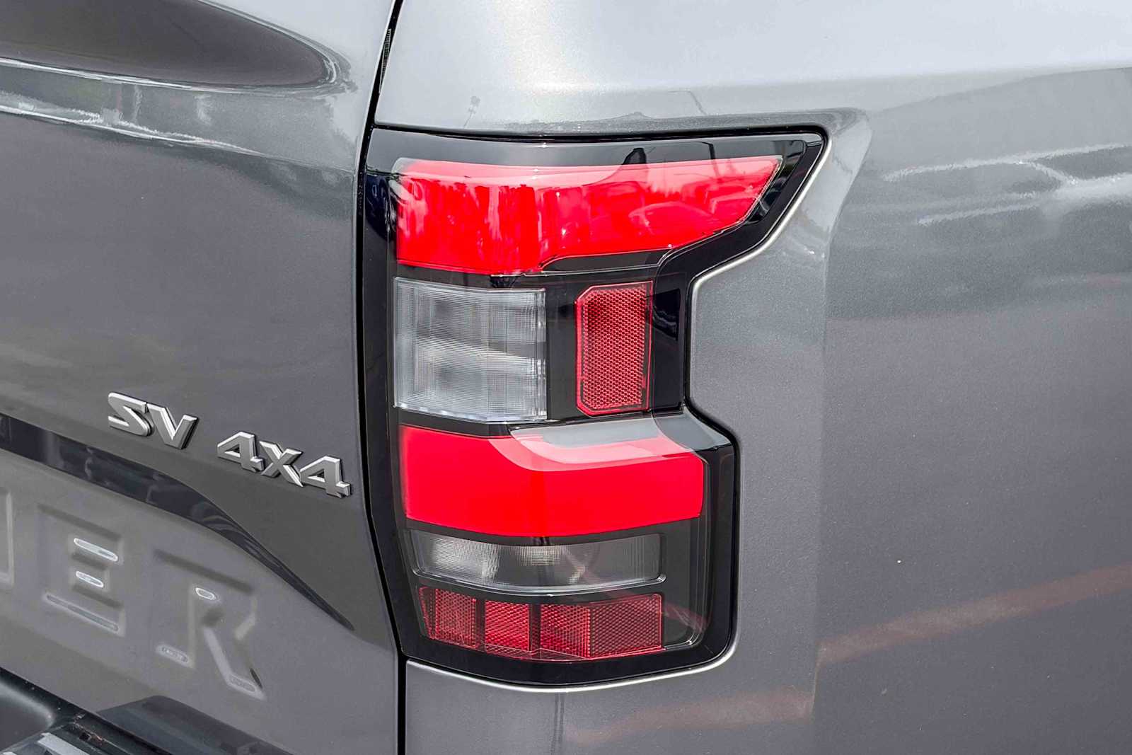 2023 Nissan Frontier SV photo 3