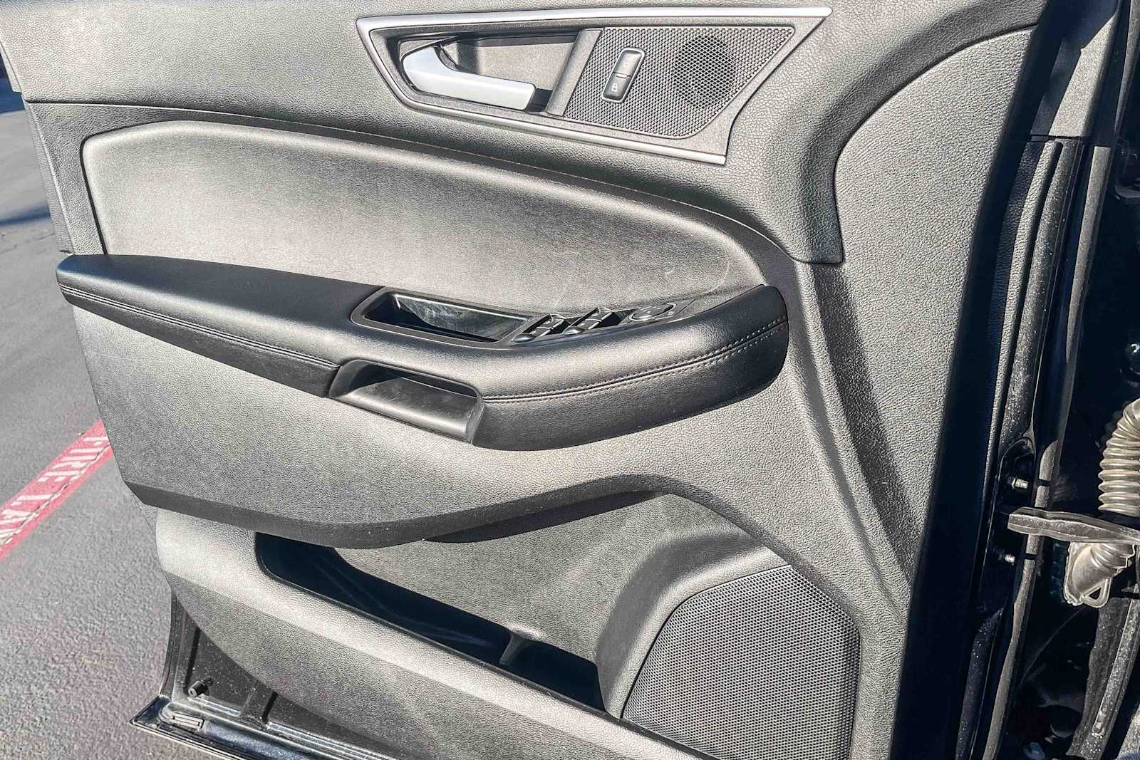 Thumbnail: 2015 Ford Edge - 19