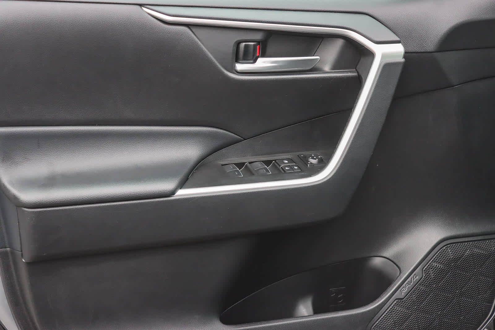 Thumbnail: 2023 Toyota RAV4 - 19