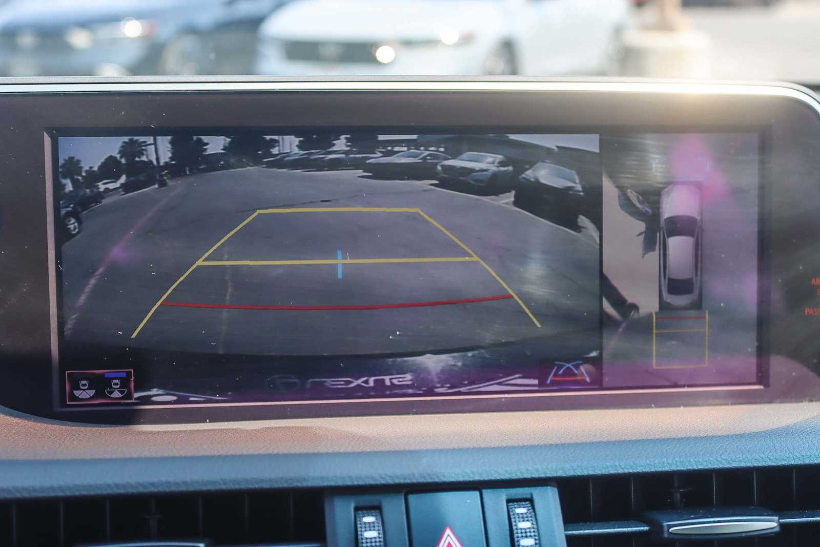 Thumbnail: 2019 Lexus ES - 24