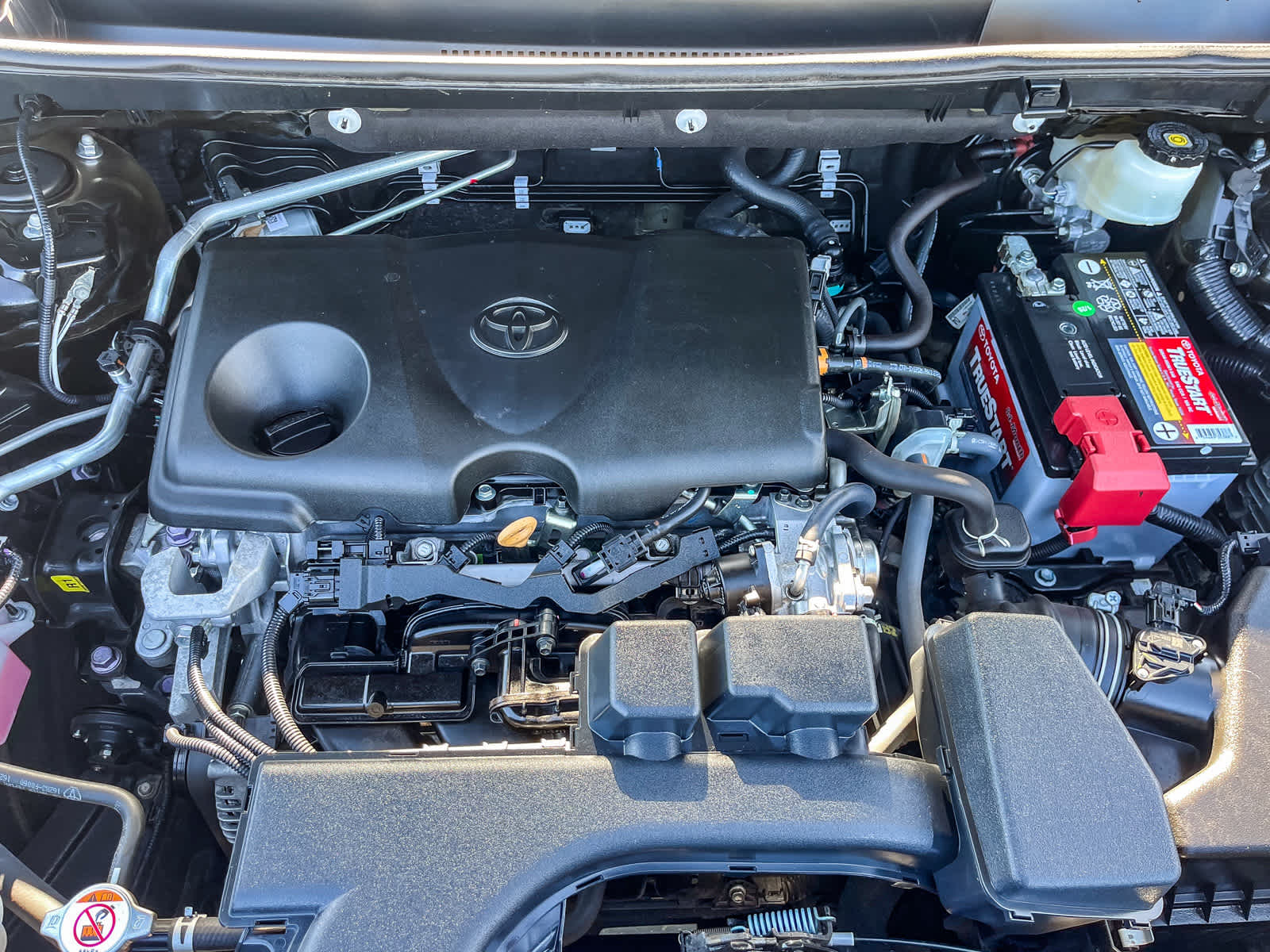 Thumbnail: 2022 Toyota RAV4 - 27