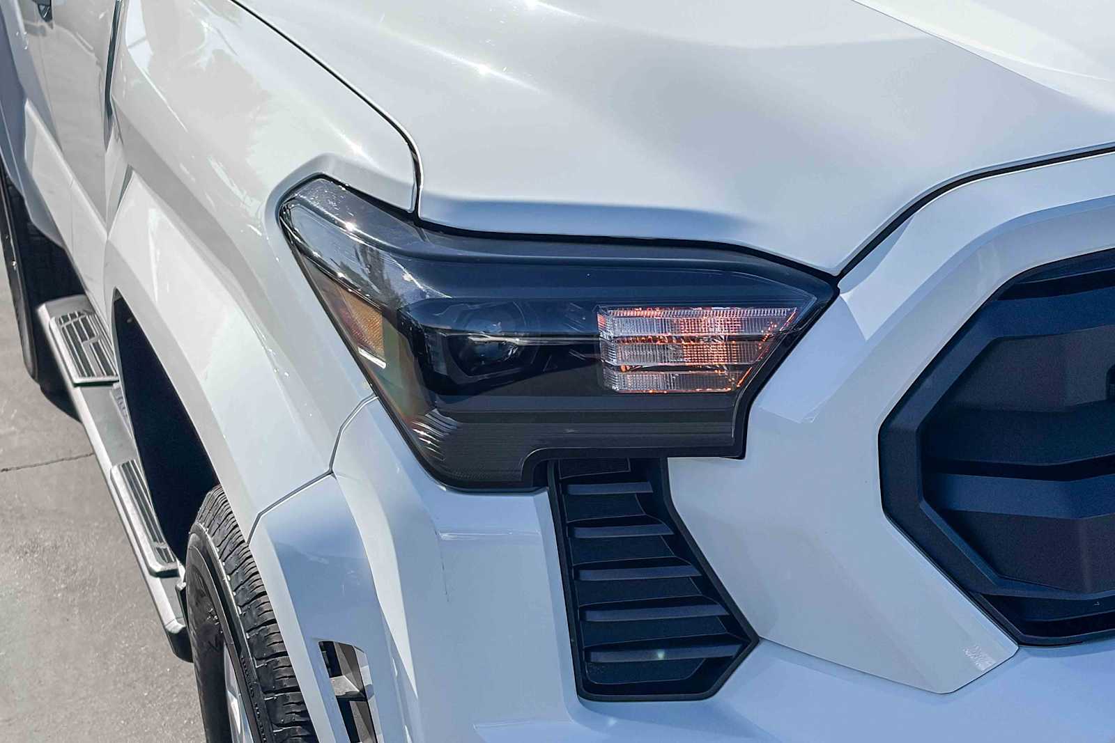 2024 Toyota Tacoma SR5 photo 6