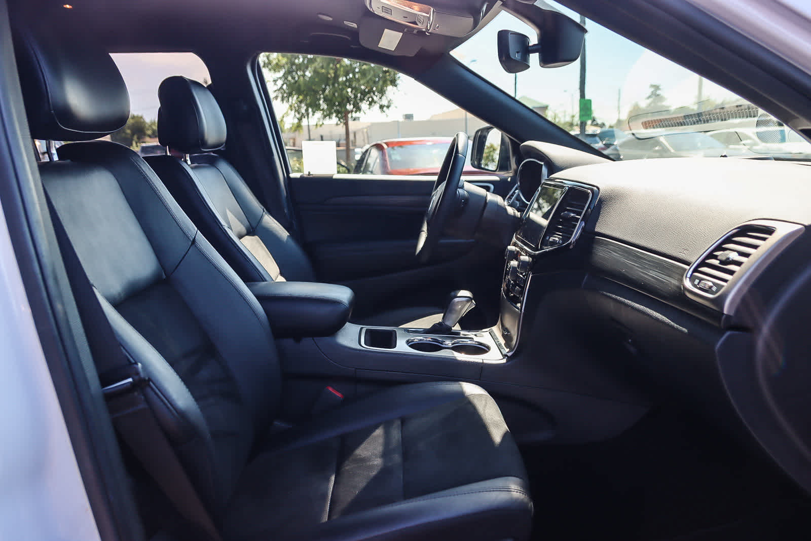 Thumbnail: 2019 Jeep Grand Cherokee - 15