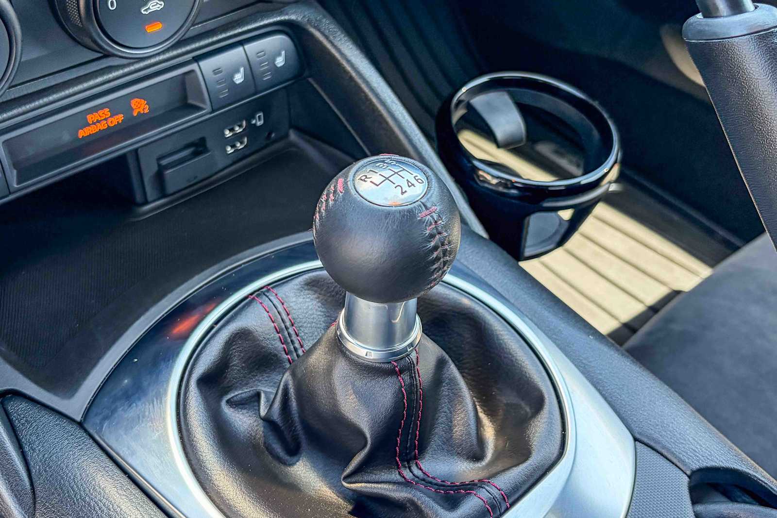 Thumbnail: 2019 Mazda MX-5 Miata - 17