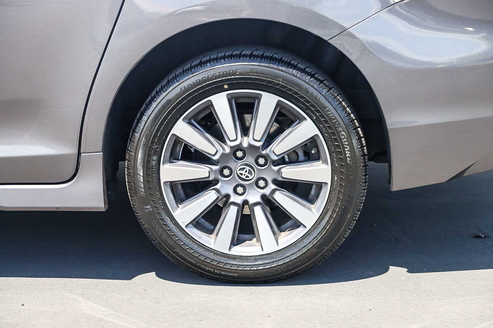 Thumbnail: 2020 Toyota Sienna - 20